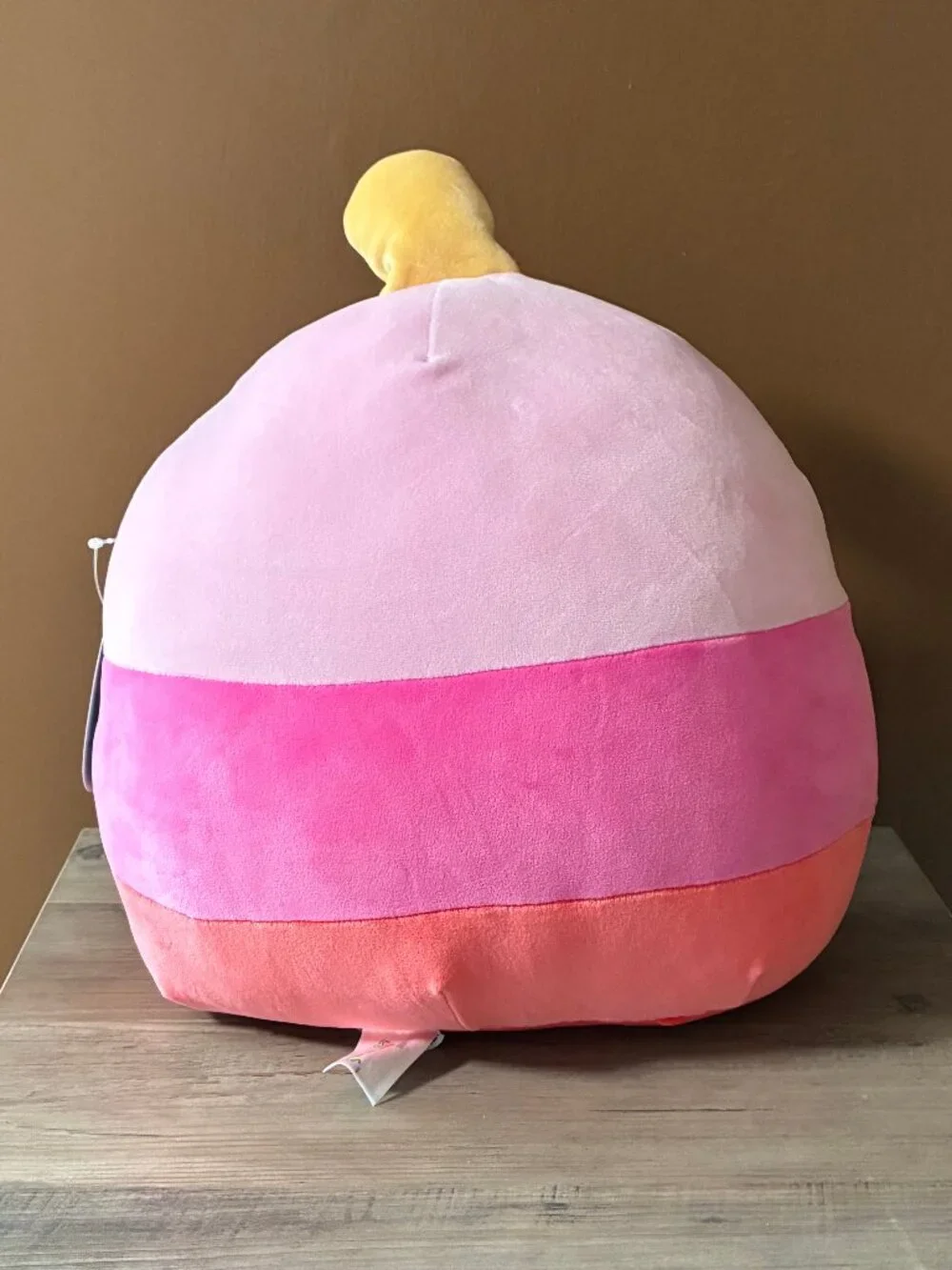 Pama Strawberry Cake Pop Squishmallows
